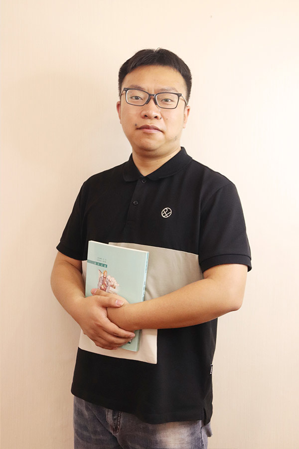 白河杨斌 本科学历，毕业于西安航空学院